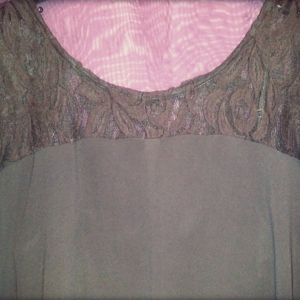 Woman's Clothes - Picture 5 of 12